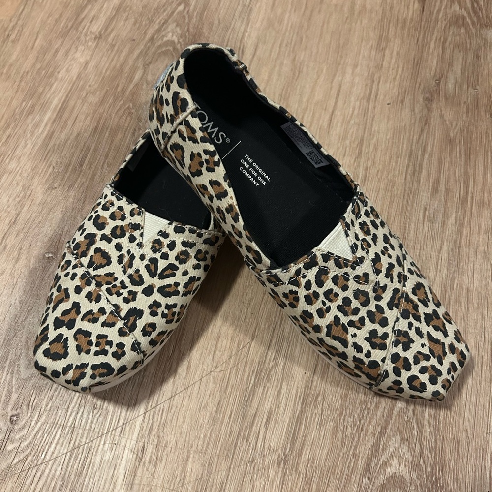 Women’s Toms